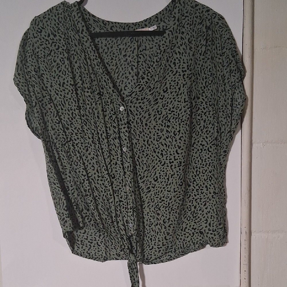 Me Jane Olive Animal Print Blouse